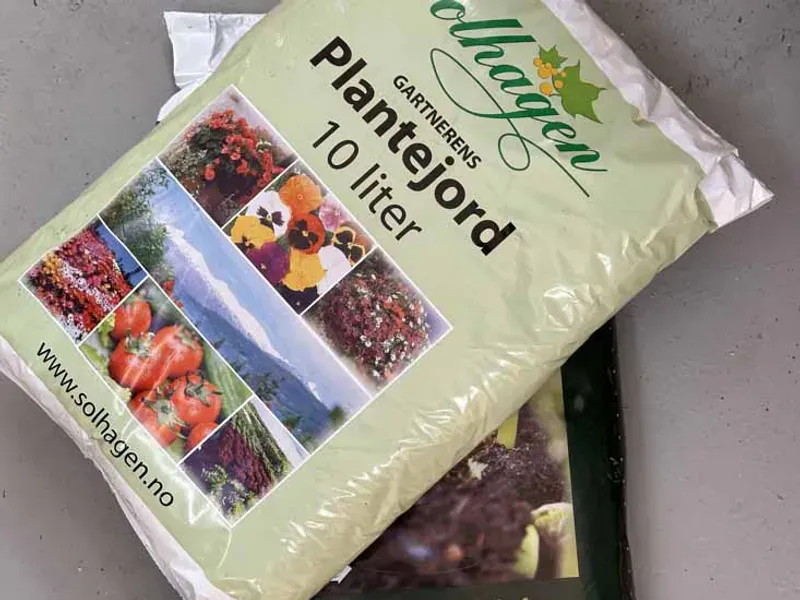 Rett jord til rett tid. God jord er en forutsetning for å lykkes med planter