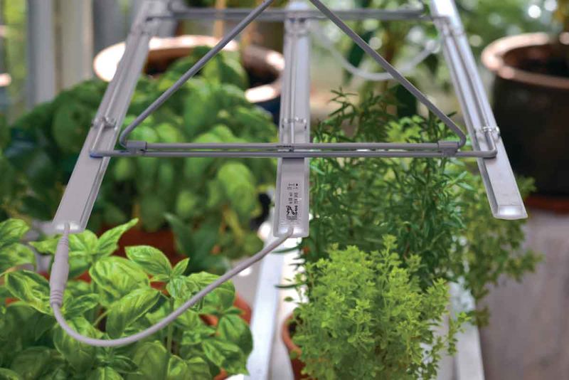 Stativ til plantelys med heisoppheng